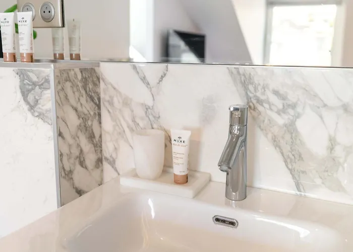 Sumptuous Near De Ville&marais